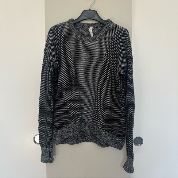 Lululemon Merino Wool Yoga Sweater – Athleisure, Gorpcore, Cozy - Size 10 - Picture 3 of 8